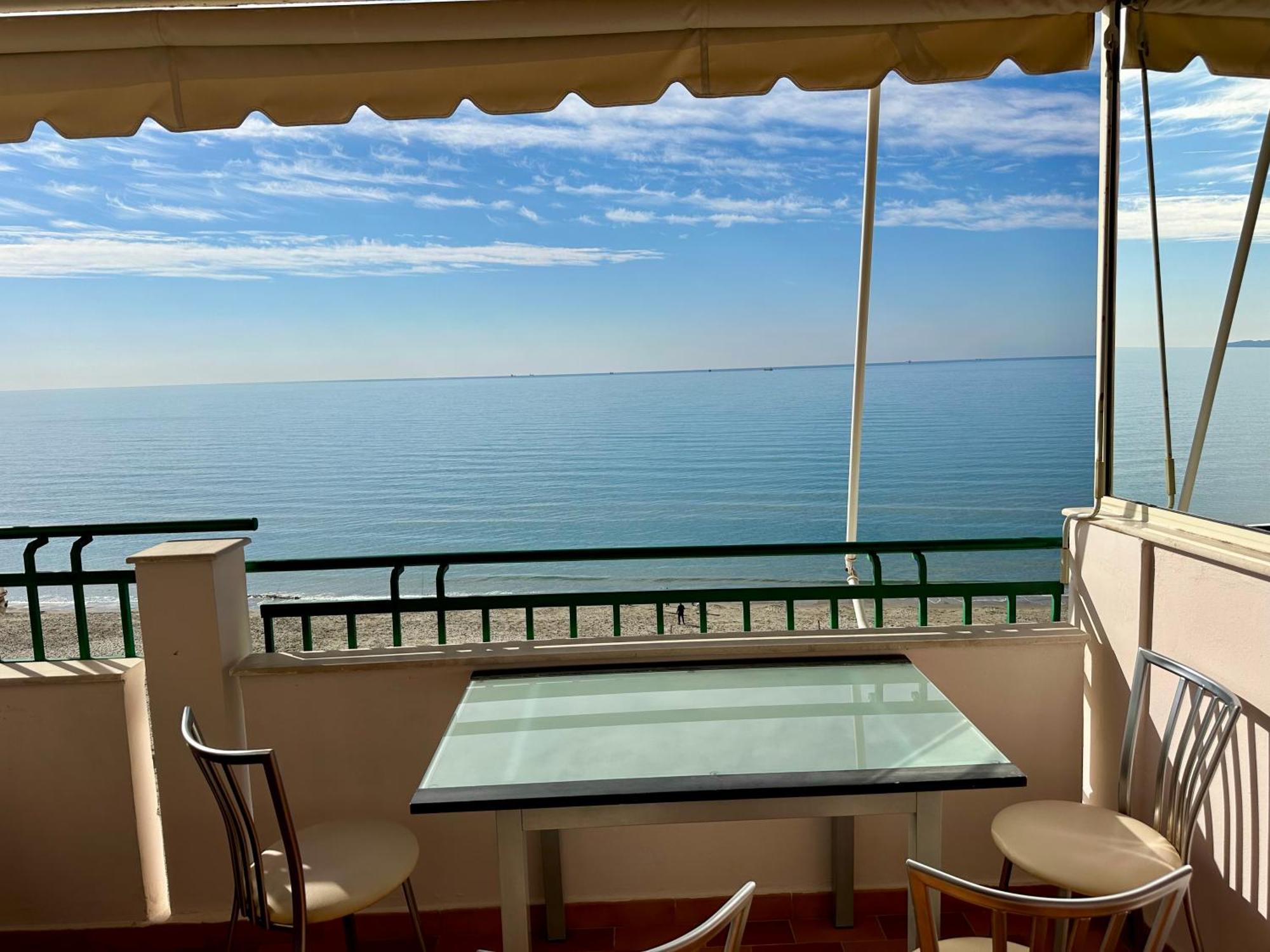 Summertime Luxury With Amazing Sea View Durrës