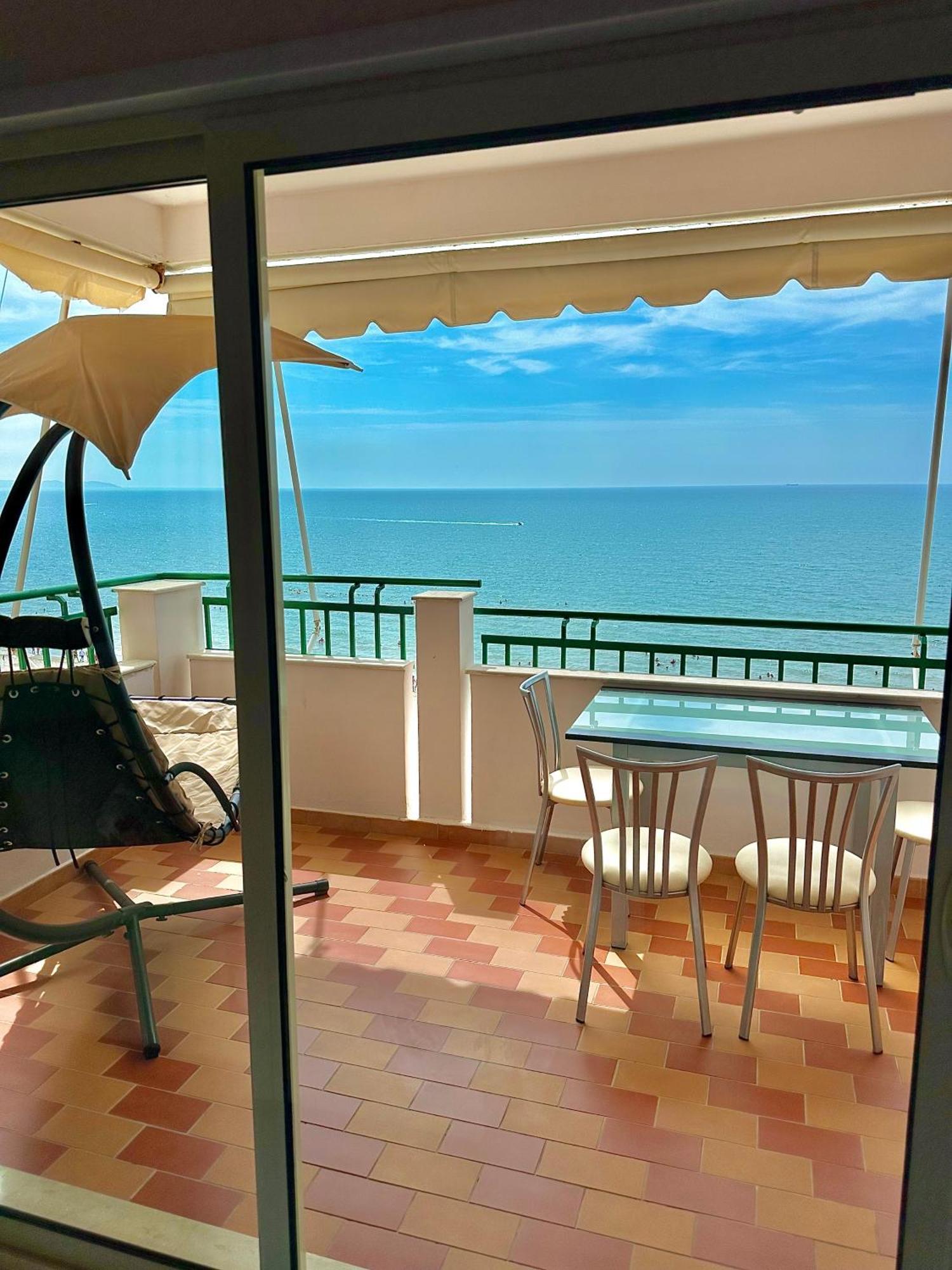 Summertime Luxury With Amazing Sea View Durrës